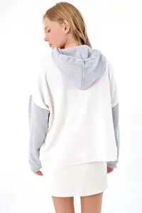 Trend Alaçatı Stili Women's Ecru Raised Color Blocked Oversized Hooded Sweatshirt - Image 6