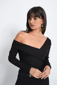 Cool & Sexy Women Black Madonna Collar Blouse - Image 3