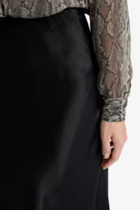 DeFacto A-Line Normal Waist Satin Midi Black Women's Skirt B1867AX/BK27 - Image 5