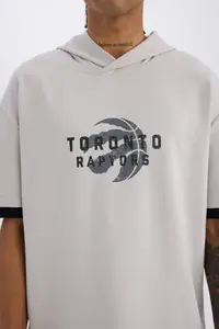 DeFacto NBA Toronto Raptors Oversize Large Fit Hooded Back Printed Short Sleeve T-Shirt - Image 6