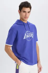 DeFacto NBA Los Angeles Lakers Oversize Large Fit Hooded Back Printed Short Sleeve T-Shirt - Image 4