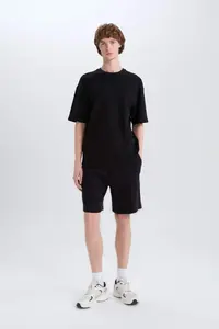 DeFacto Boxy Fit Crew Neck Short Sleeve Basic Plain Waffle T-Shirt - Image 2
