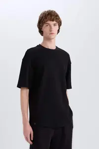 DeFacto Boxy Fit Crew Neck Short Sleeve Basic Plain Waffle T-Shirt - Image 3