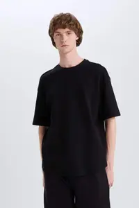 DeFacto Boxy Fit Crew Neck Short Sleeve Basic Plain Waffle T-Shirt - Image 4