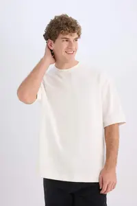 DeFacto Loose Fit Crew Neck Short Sleeve Heavy Fabric Basic Plain T-Shirt - Image 3