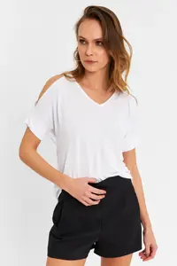 Cool & Sexy Women White Shoulders Light Blouse - Image 5