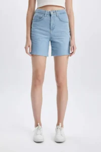 DeFacto High Waist Hem Ucu Kesik Jeans Shorts - Image 4