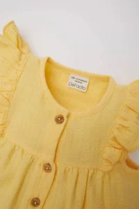 DeFacto Crew Neck Seersucker Textured Short Sleeve Shirt for Baby Girl - Image 2