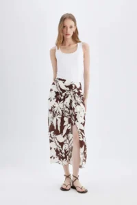 DeFacto Floral Patterned Normal Waist Viscose Slit Maxi Skirt - Image 3