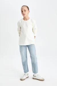 DeFacto Girl's Mom Fit Ripped Detailed Skinny Leg Pocket Jean Trousers C8532a824au - Image 2