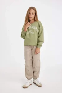 DeFacto Girl's Elastic Waist and Leg Pocket Cotton Parachute Trousers - Image 3