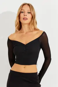 Cool & Sexy Women Black Sleeves Tulle Crop Blouse - Image 2