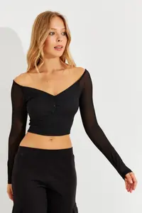 Cool & Sexy Women Black Sleeves Tulle Crop Blouse - Image 4