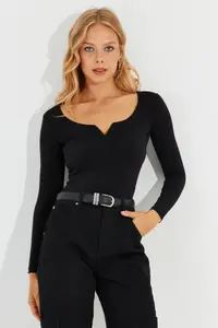 Cool & Sexy Women Black Blouse - Image 2