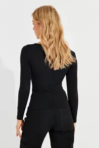 Cool & Sexy Women Black Blouse - Image 5