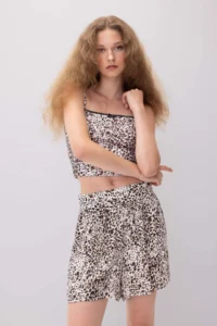 DeFacto Normal Waist Short Leg Leopard Patterned Moroccan Shorts Skirt - Image 4