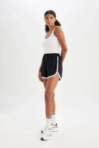 DeFacto Sporcu Short Hem Shorts - Image 3