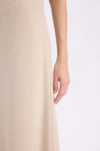 DeFacto A-Cut Elastic Waist Basic Straight Normal Waist Maxi Skirt - Image 5