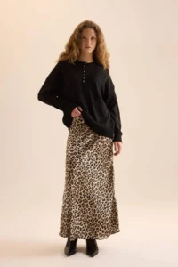 DeFacto Straight Fit Normal Bel Leopar Desenli Saten Maxi Etek - Image 2