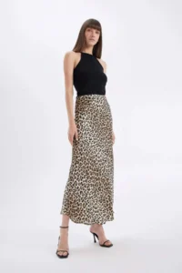 DeFacto Straight Fit Normal Bel Leopar Desenli Saten Maxi Etek - Image 7