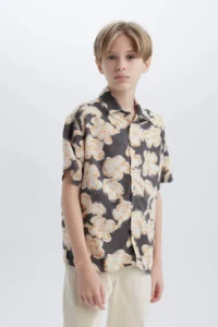 DeFacto Oversize Wide Fit Polo Neck Viscose Patterned Short Sleeve Shirt Boy - Image 4