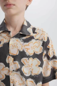 DeFacto Oversize Wide Fit Polo Neck Viscose Patterned Short Sleeve Shirt Boy - Image 5