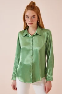 Happiness İstanbul Women's Pistachio Green Lightly Flowing Satin Surface Shirt - Image 4