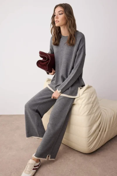TRENDYOLMİLLA Anthracite Wide Pattern Contrast Colorful Knitwear Top and Bottom Set