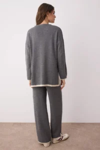 TRENDYOLMİLLA Anthracite Wide Pattern Contrast Colorful Knitwear Top and Bottom Set - Image 4