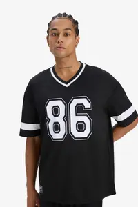 DeFacto Quick Drying Oversize Wide Fit V-Neck Printed Athlete Short Sleeve T-Shirt - Image 3