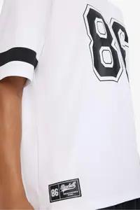 DeFacto Quick Drying Oversize Wide Fit V-Neck Printed Athlete Short Sleeve T-Shirt - Image 7