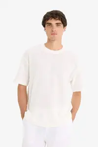 DeFacto textured Boxy Fit T-Shirt - Image 3