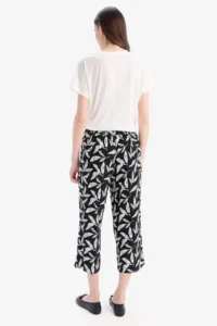 DeFacto Patterned Plain Hem Capri - Image 7