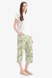 DeFacto Patterned Plain Hem Capri - Image 3