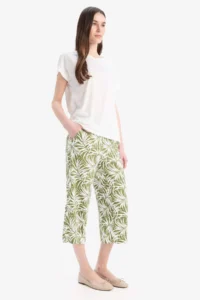 DeFacto Patterned Plain Hem Capri - Image 4