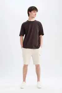 DeFacto 100% Cotton Oversize Wide Fit Crew Neck Basic Plain Short Sleeve T-Shirt - Image 2