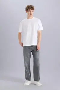 DeFacto 100% Cotton Oversize Wide Fit Crew Neck Basic Plain Short Sleeve T-Shirt - Image 2