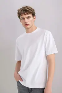 DeFacto 100% Cotton Oversize Wide Fit Crew Neck Basic Plain Short Sleeve T-Shirt - Image 4