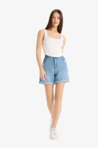 DeFacto Boyfriend High Waist Pocket Folded Leg Ripped Detailed Jean Shorts - Image 3