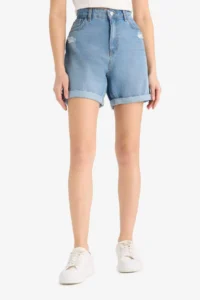 DeFacto Boyfriend High Waist Pocket Folded Leg Ripped Detailed Jean Shorts - Image 5