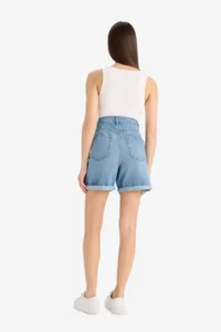 DeFacto Boyfriend High Waist Pocket Folded Leg Ripped Detailed Jean Shorts - Image 7