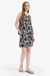 DeFacto Regular Fit Patterned Elastic Waist Shorts - Image 2