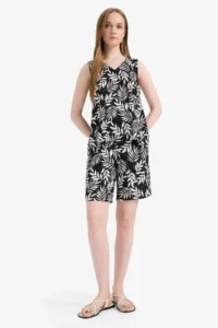 DeFacto Regular Fit Patterned Elastic Waist Shorts - Image 3