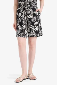 DeFacto Regular Fit Patterned Elastic Waist Shorts - Image 4