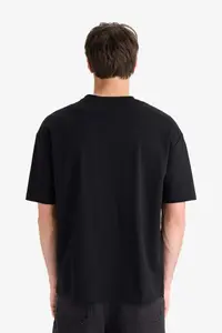 DeFacto Oversize Wide Fit Crew Neck Heavy Fabric Basic Plain Short Sleeve T-Shirt - Image 6