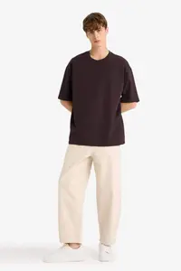DeFacto Oversize Wide Fit Crew Neck Heavy Fabric Basic Plain Short Sleeve T-Shirt - Image 2