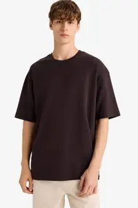 DeFacto Oversize Wide Fit Crew Neck Heavy Fabric Basic Plain Short Sleeve T-Shirt - Image 4