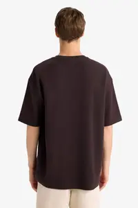 DeFacto Oversize Wide Fit Crew Neck Heavy Fabric Basic Plain Short Sleeve T-Shirt - Image 6