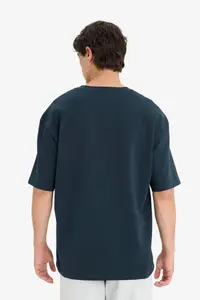 DeFacto Oversize Wide Fit Crew Neck Heavy Fabric Basic Plain Short Sleeve T-Shirt - Image 6