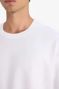 DeFacto Oversize Wide Fit Crew Neck Heavy Fabric Basic Plain Short Sleeve T-Shirt - Image 5